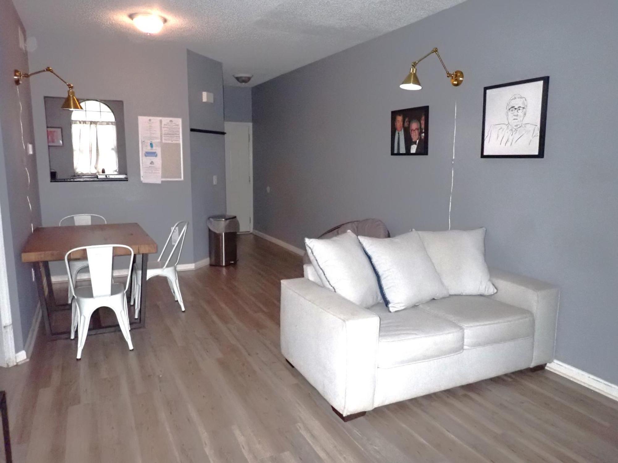Apartment Garden Level 1br Condo, Luxury Suite, 1pm Check-in Wilmington