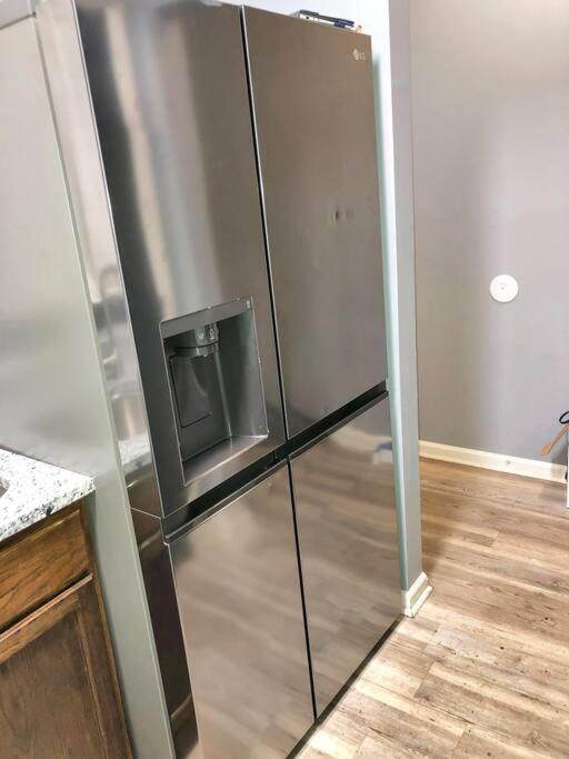 Garden Level 1br Condo, Luxury Suite, 1pm Check-in Apartment *